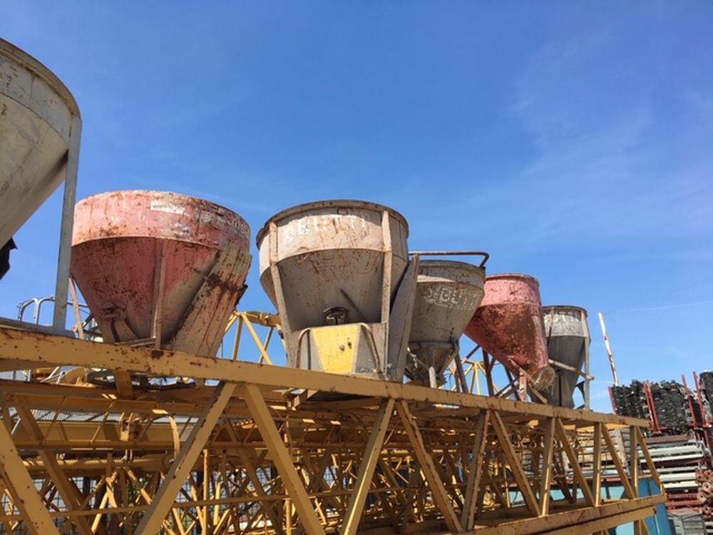 BUCKETS FOR TOWER CRANE